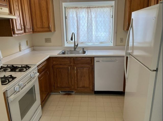 61 Kondazian St. 61, Watertown, MA 02372