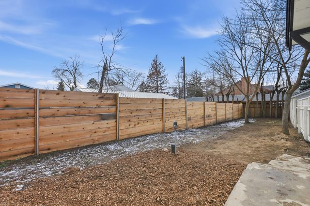 6423 N Washington St, Spokane, WA 99208