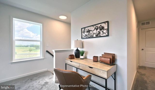 8 N CONIFER DR, Elizabethtown, PA 17022