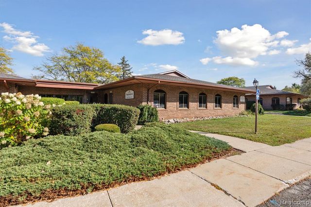 1117 Villa Linde Court, Flint, MI 48532