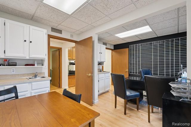 1117 Villa Linde Court, Flint, MI 48532