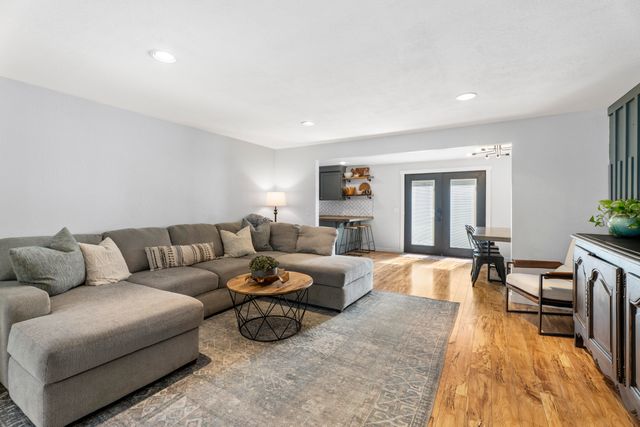 55670 Big River Drive, Bend, OR 97707