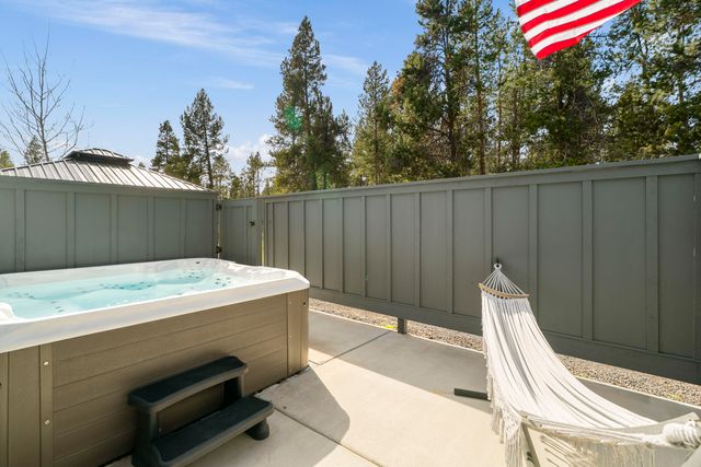 55670 Big River Drive, Bend, OR 97707