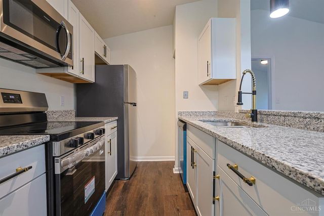 1544 W Galbraith Road, North College Hill, OH 45231