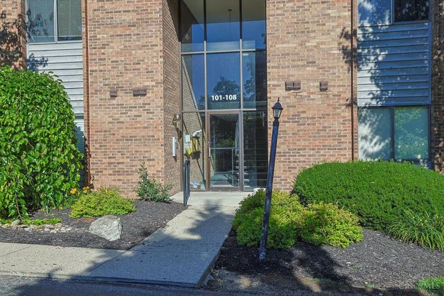 1544 W Galbraith Road, North College Hill, OH 45231