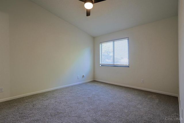 1544 W Galbraith Road, North College Hill, OH 45231