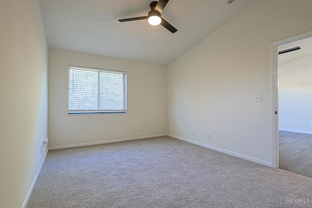 1544 W Galbraith Road, North College Hill, OH 45231