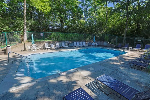 1544 W Galbraith Road, North College Hill, OH 45231