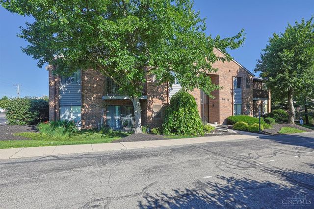 1544 W Galbraith Road, North College Hill, OH 45231
