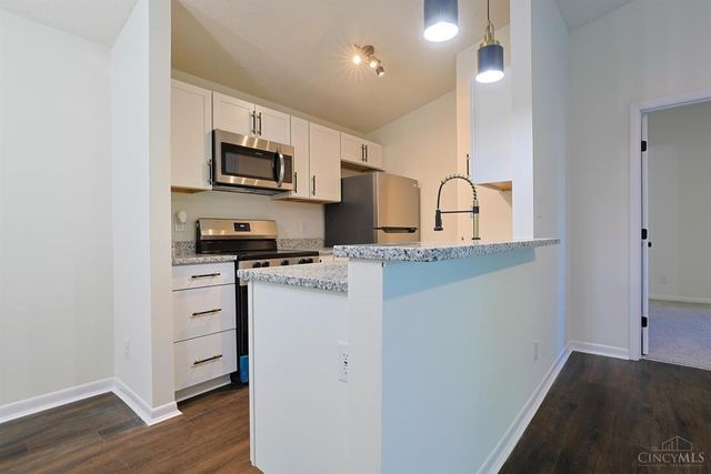 1544 W Galbraith Road, North College Hill, OH 45231