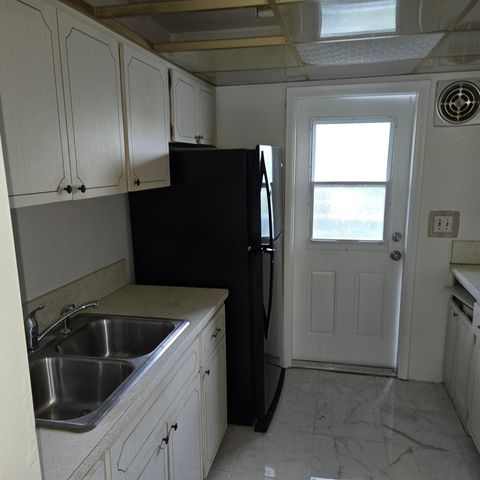 5420 NW 11th Street 202, Plantation, FL 33313