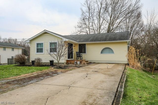 10676 Holcomb Road, Newton Falls, OH 44444