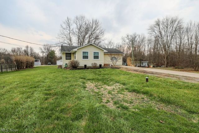 10676 Holcomb Road, Newton Falls, OH 44444