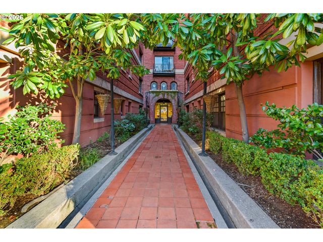 1829 Nw LOVEJOY St 313, Portland, OR 97209