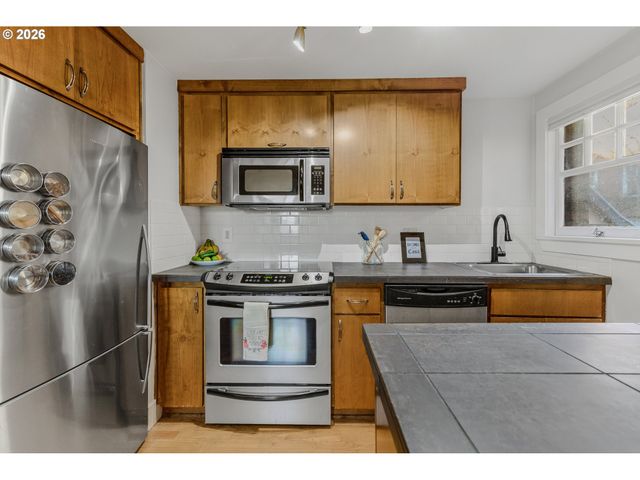 1829 Nw LOVEJOY St 313, Portland, OR 97209