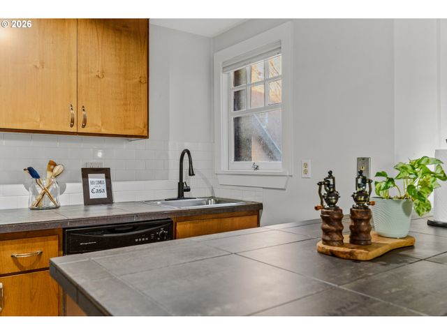 1829 Nw LOVEJOY St 313, Portland, OR 97209