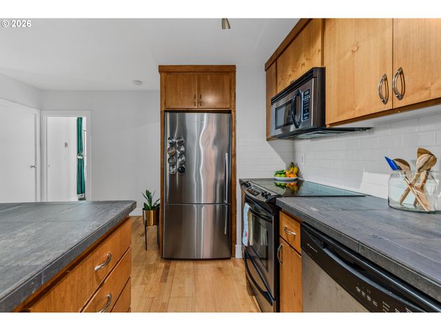 1829 Nw LOVEJOY St 313, Portland, OR 97209