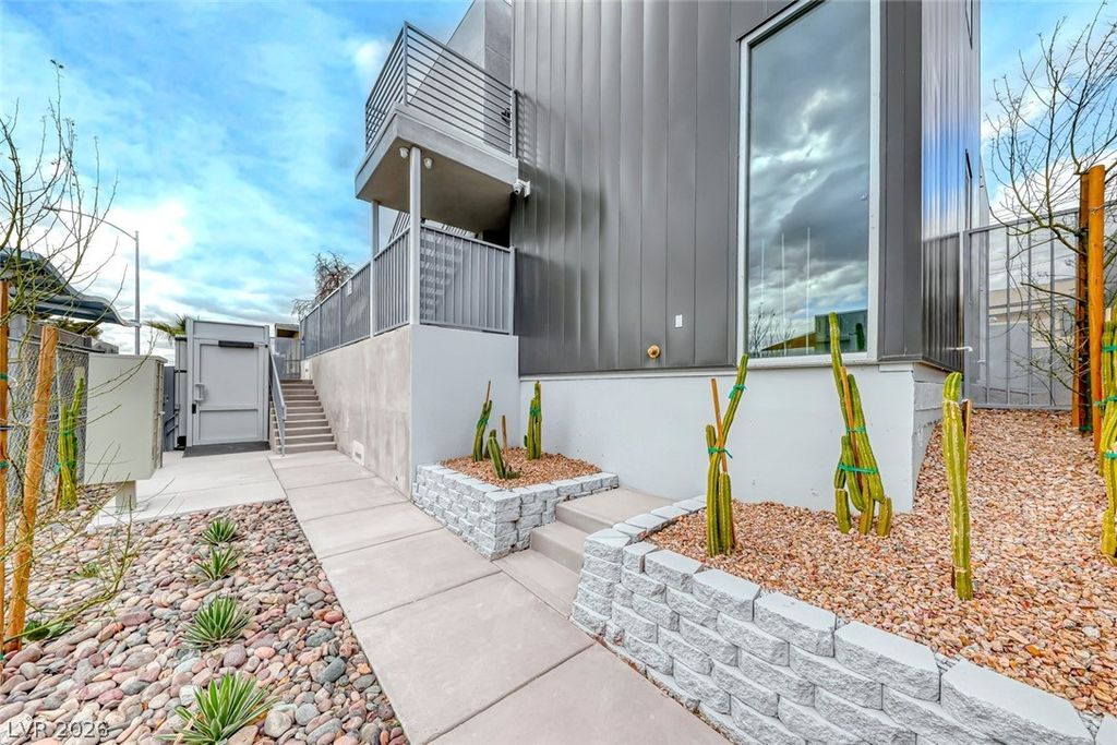 304 South Maryland Parkway 5, Las Vegas, NV 89101