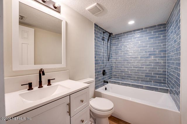 2040 DEER RUN Trail, Jacksonville, FL 32246