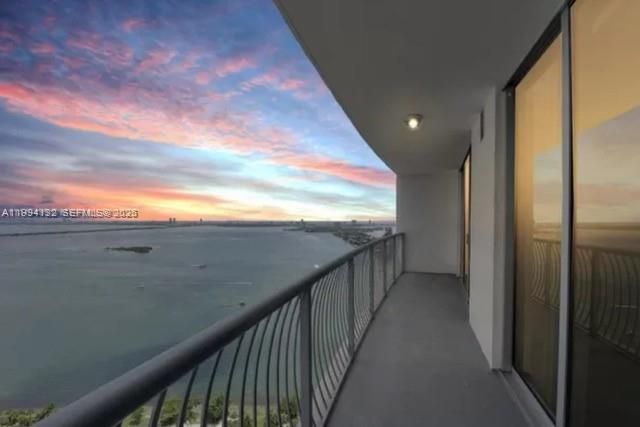 1750 N Bayshore Dr 4003, Miami, FL 33132