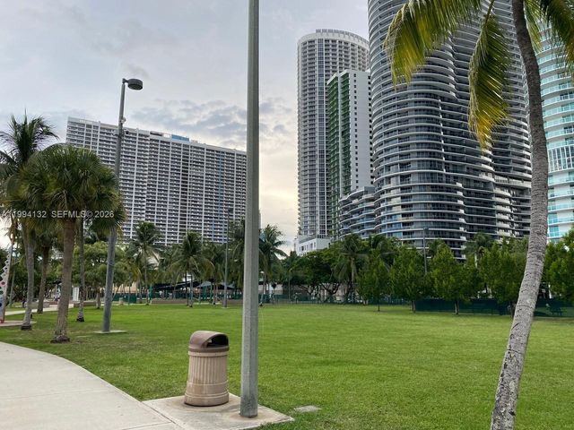 1750 N Bayshore Dr 4003, Miami, FL 33132