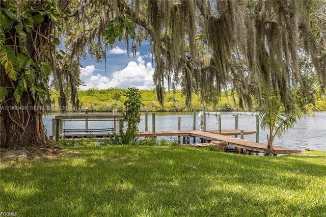 2030 Ft Denaud Rd, La Belle, FL 33935