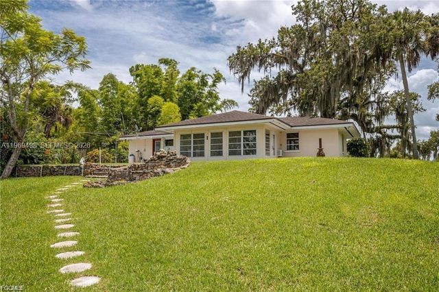 2030 Ft Denaud Rd, La Belle, FL 33935