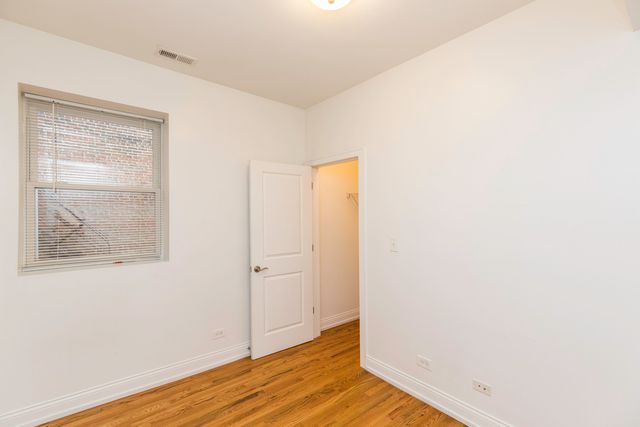 4044 N Milwaukee Avenue 2, Chicago, IL 60641