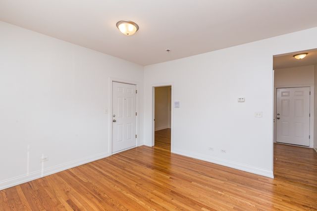 4044 N Milwaukee Avenue 2, Chicago, IL 60641