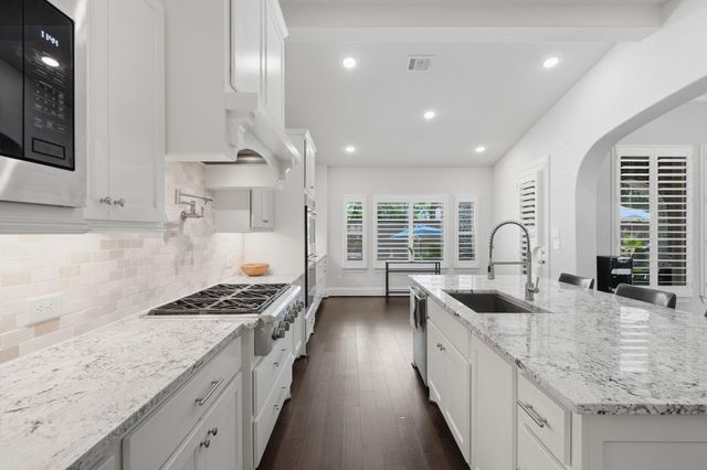 111 N Bimini Twist Circle, The Woodlands, TX 77375