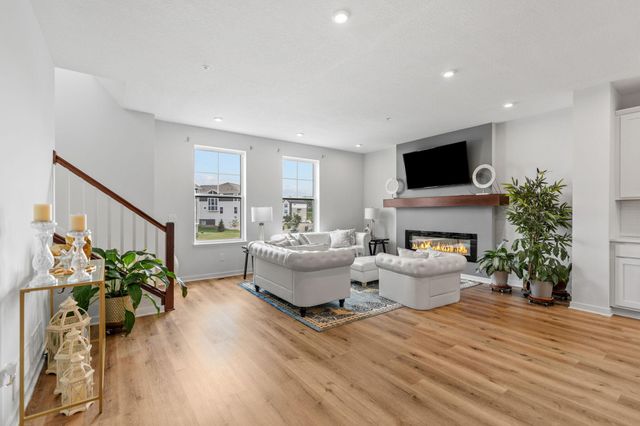 8612 Kenyon Court NE B, Blaine, MN 55434