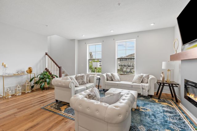 8612 Kenyon Court NE B, Blaine, MN 55434