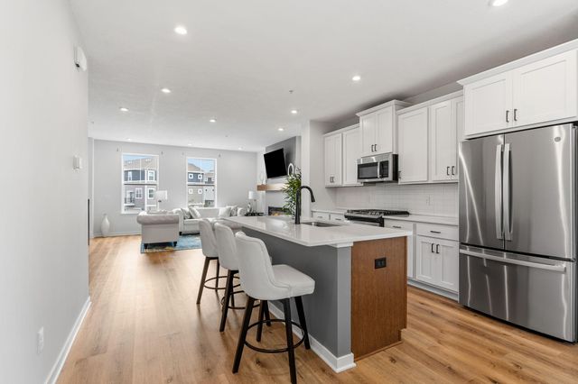 8612 Kenyon Court NE B, Blaine, MN 55434