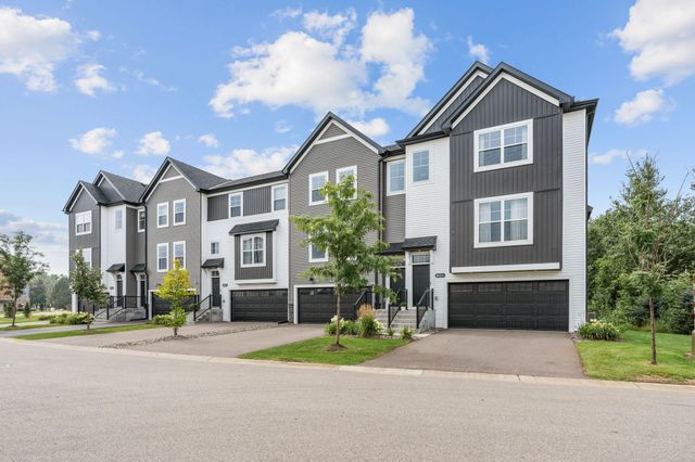 8612 Kenyon Court NE B, Blaine, MN 55434