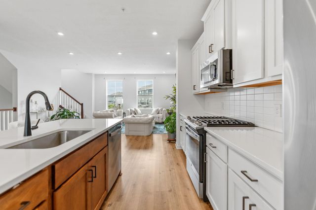 8612 Kenyon Court NE B, Blaine, MN 55434