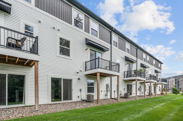 8612 Kenyon Court NE B, Blaine, MN 55434