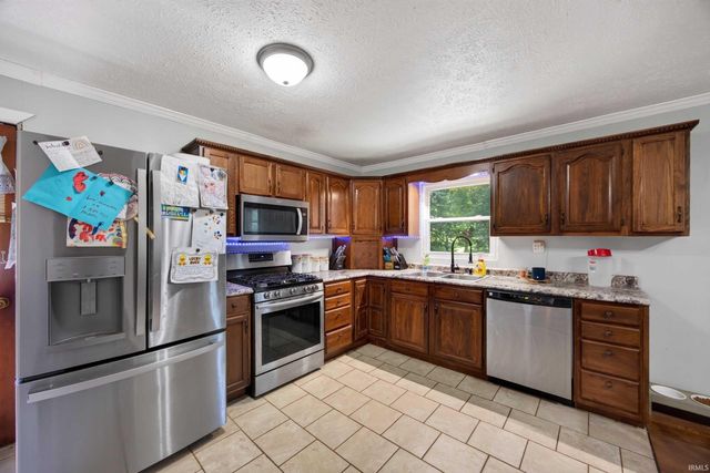 803 Old St Rd 37 N, Bedford, IN 47421