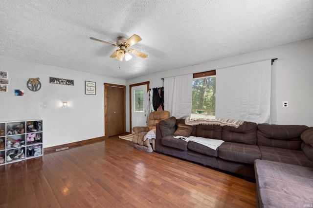 803 Old St Rd 37 N, Bedford, IN 47421
