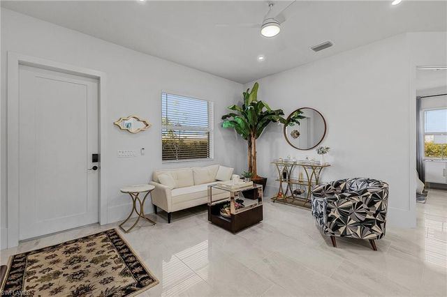 2499 Pine ST, Naples, FL 34112