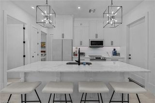 2499 Pine ST, Naples, FL 34112