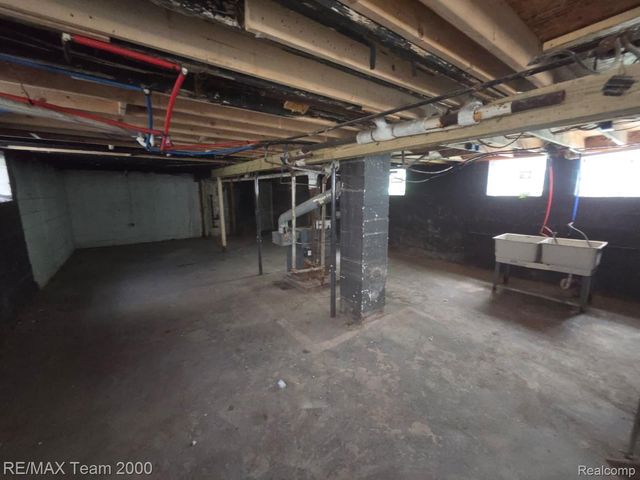 16685 Woodingham Drive, Detroit, MI 48221