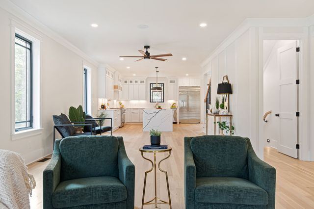 1240 Kenmore Pl, Nashville, TN 37216