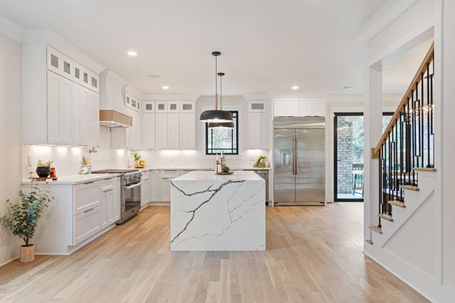 1240 Kenmore Pl, Nashville, TN 37216