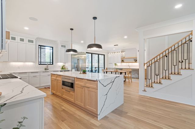 1240 Kenmore Pl, Nashville, TN 37216