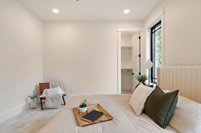 1240 Kenmore Pl, Nashville, TN 37216