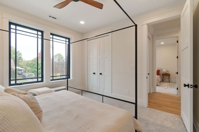 1240 Kenmore Pl, Nashville, TN 37216