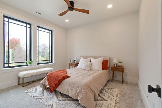 1240 Kenmore Pl, Nashville, TN 37216