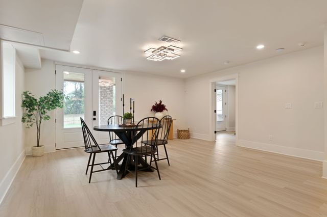 1240 Kenmore Pl, Nashville, TN 37216