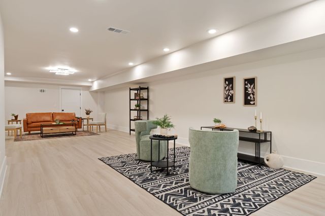 1240 Kenmore Pl, Nashville, TN 37216