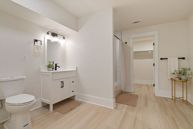 1240 Kenmore Pl, Nashville, TN 37216